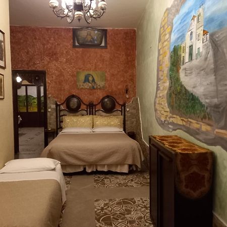 Bed and Breakfast Sicilia In Miniatura "L'Atelier Dell'Etna" à Zafferana Etnea Extérieur photo